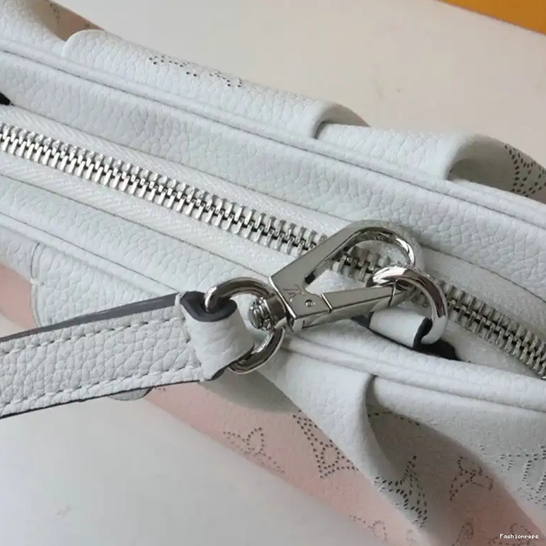 Fashionreps 2106DJ0050 LV Bags 0809